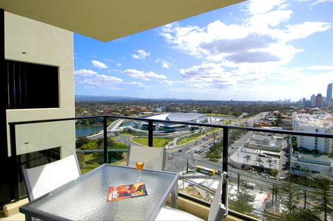 Mantra Broadbeach On The Park - Holiday Cairns 2