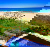 Pelican Sands Beach Resort - Holiday Cairns