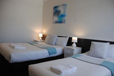 Red Carpet Motel - Holiday Cairns 0