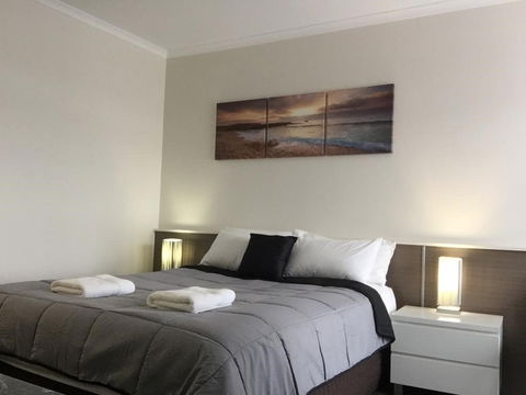 Red Carpet Motel - Holiday Cairns 2
