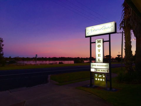 Sandbar Motel Lakes Entrance - Holiday Cairns 0