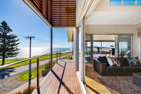 Sea La Vie, Sellicks Beach - Holiday Cairns 0