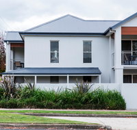 Stay Bathurst - Holiday Cairns