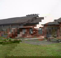 The Church Retreat in Yerong Creek - Holiday Cairns