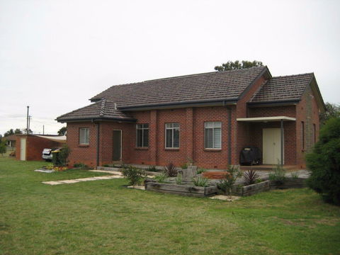 The Church Retreat In Yerong Creek - Holiday Cairns 0