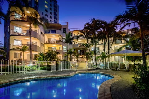 The Burlington Holiday Apartments - Holiday Cairns 2
