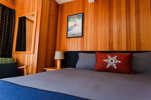Thredbo Alpine Hotel - Holiday Cairns 1