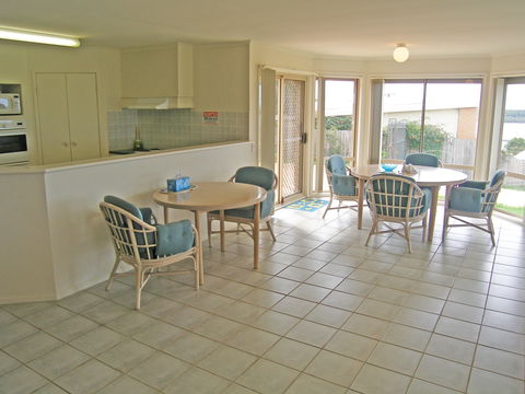 Water View House - Holiday Cairns 1
