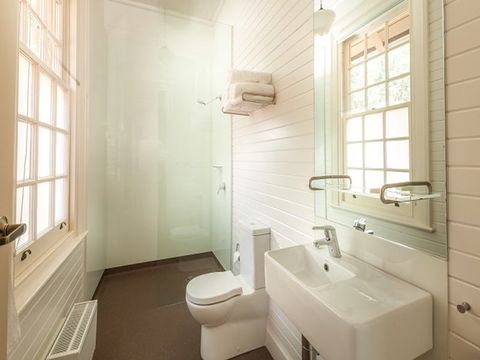 Yarrangobilly Caves House: Guest Rooms - Holiday Cairns 2