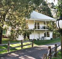 McMillans of Metung Coastal Resort - Holiday Cairns