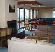Trackers Mountain Lodge - Holiday Cairns
