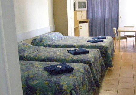 Golden Palms Motor Inn - Holiday Cairns 1