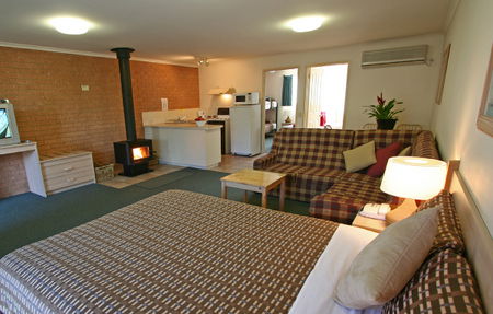 Beachcomber Motel And Apartments - Holiday Cairns 1