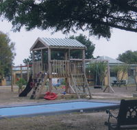 Alvina Holiday Cottages - Holiday Cairns
