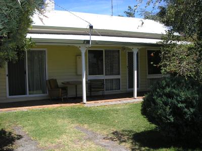 Apollo Bay Backpackers - Holiday Cairns 1