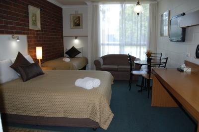 Terrace Motel Cranbourne - Holiday Cairns 3