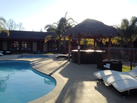 Bendigo Lakeview Motor Inn - Holiday Cairns 0