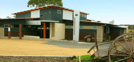 Swansea Backpacker Lodge - Holiday Cairns