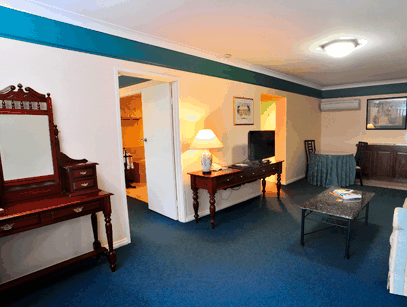 Clifton Motel - Grittleton Lodge - Holiday Cairns 2