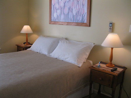 Sussex On Willis Cove Bed And Breakfast - Holiday Cairns 1