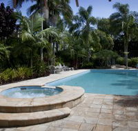 Oasis Apartments and Treetop Houses - Holiday Cairns