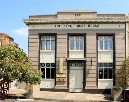 The Bank Guest House & Tellers Restaurant - Holiday Cairns 0