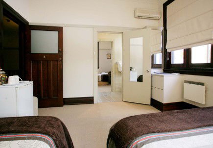 The Bank Guest House & Tellers Restaurant - Holiday Cairns 3