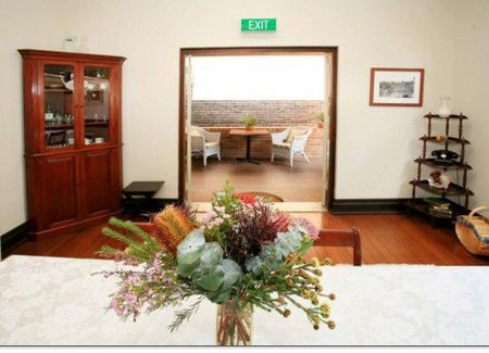 The Bank Guest House & Tellers Restaurant - Holiday Cairns 4
