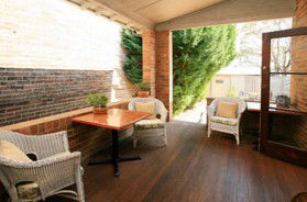 The Bank Guest House & Tellers Restaurant - Holiday Cairns 5