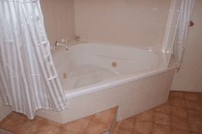 Burke  Wills Motor Inn - Holiday Cairns
