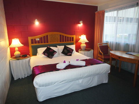 Town Palms Motel - Holiday Cairns 1