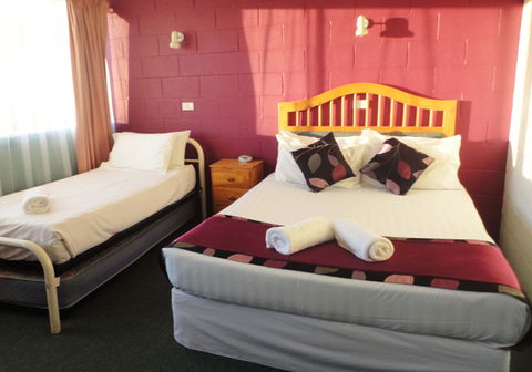 Town Palms Motel - Holiday Cairns 2