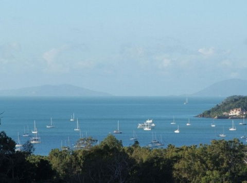 Summit Apartments Airlie Beach - Holiday Cairns 4