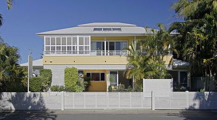 Byron Bathers - Holiday Cairns 0