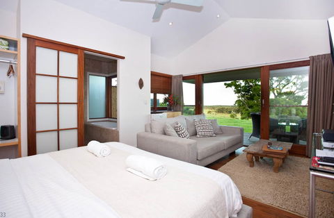 La Vista Byron Bay - Holiday Cairns 1