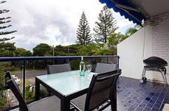 A Bay Breeze - Holiday Cairns 1