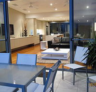 Beach House 2  Vue - Holiday Cairns