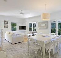 Ayesha's Luxury Beach House - Holiday Cairns