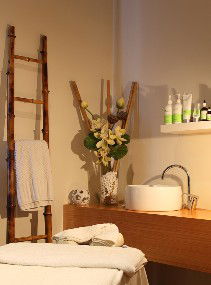 Indulge Spa Retreat - Holiday Cairns 1