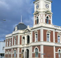 Boulder Town Hall - Holiday Cairns