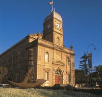The Albany Town Hall - Holiday Cairns
