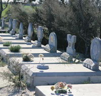 Corrigin Dog Cemetery - Holiday Cairns