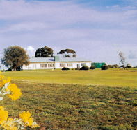 Lucindale Country Club - Holiday Cairns