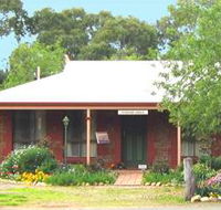 Stacey Studio Gallery  Almond Grove BB - Holiday Cairns