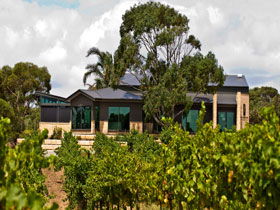 Delacolline Estate - Holiday Cairns 0