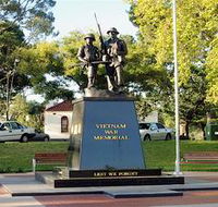 Vietnam War Memorial - Holiday Cairns
