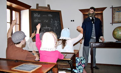 St John's Schoolhouse Museum - Holiday Cairns 4