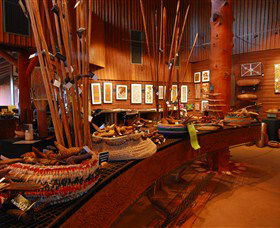 Maruku Retail Gallery - Holiday Cairns 0