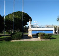 Oxley War Memorial - Holiday Cairns