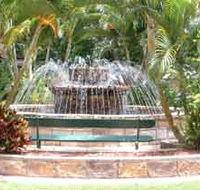 Bauer and Wiles Memorial Fountain - Holiday Cairns